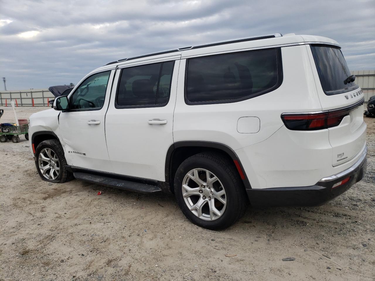 2022 Jeep Grand Wagoneer - Image 2