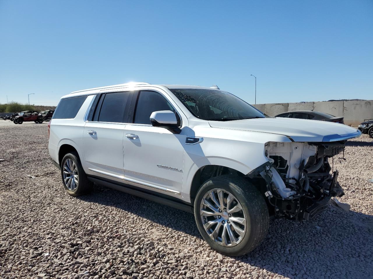 2022 GMC Yukon - Image 4