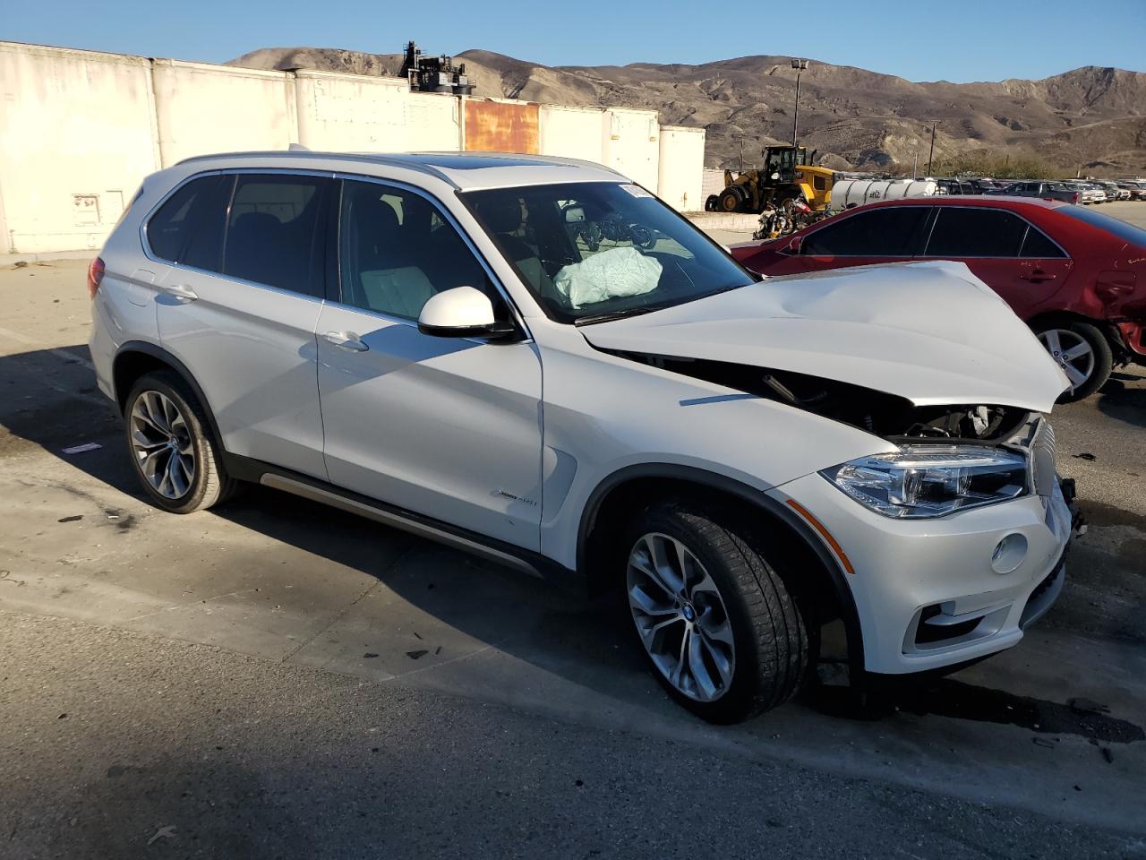 VIN 5UXKR0C51J0Y02319 2018 BMW X5 no.4