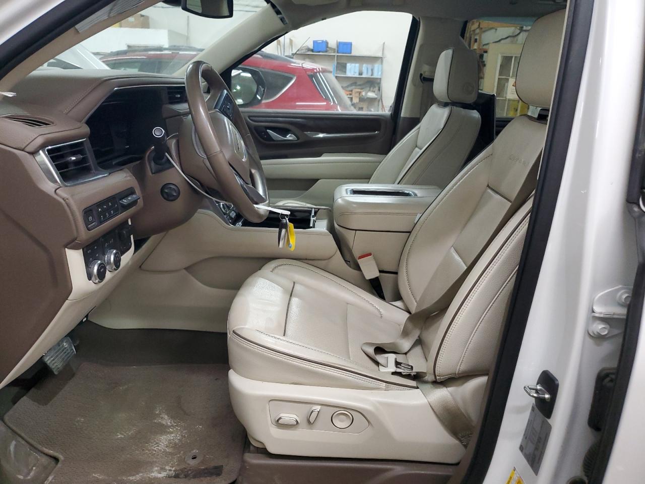 2022 GMC Yukon - Image 7