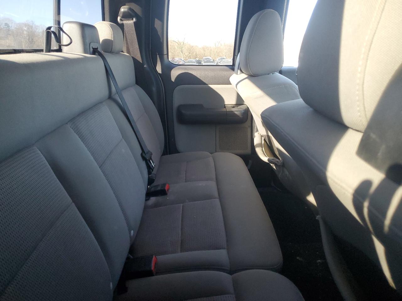 2004 Ford F-150 - Image 10