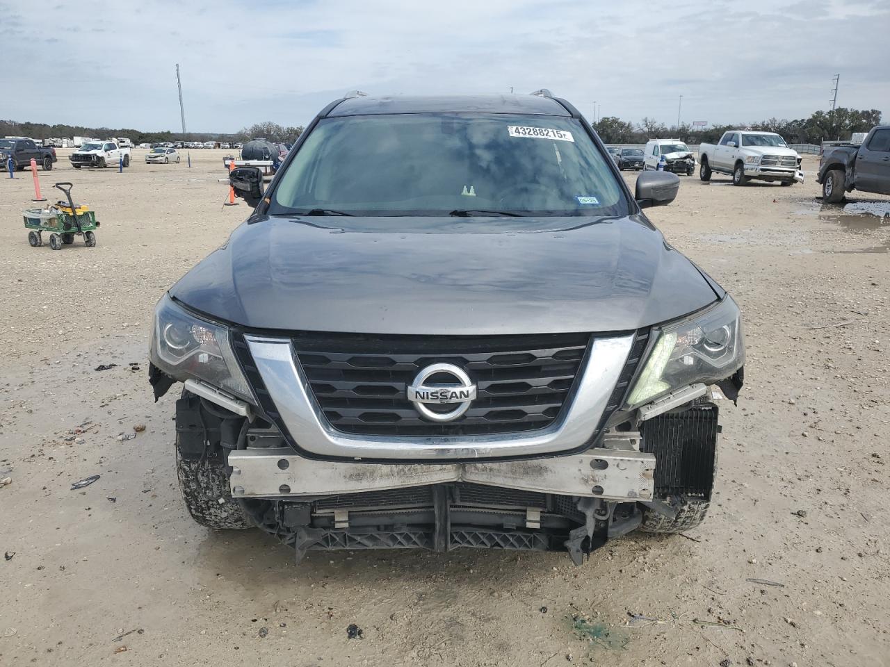 2019 Nissan Pathfinder - Image 5