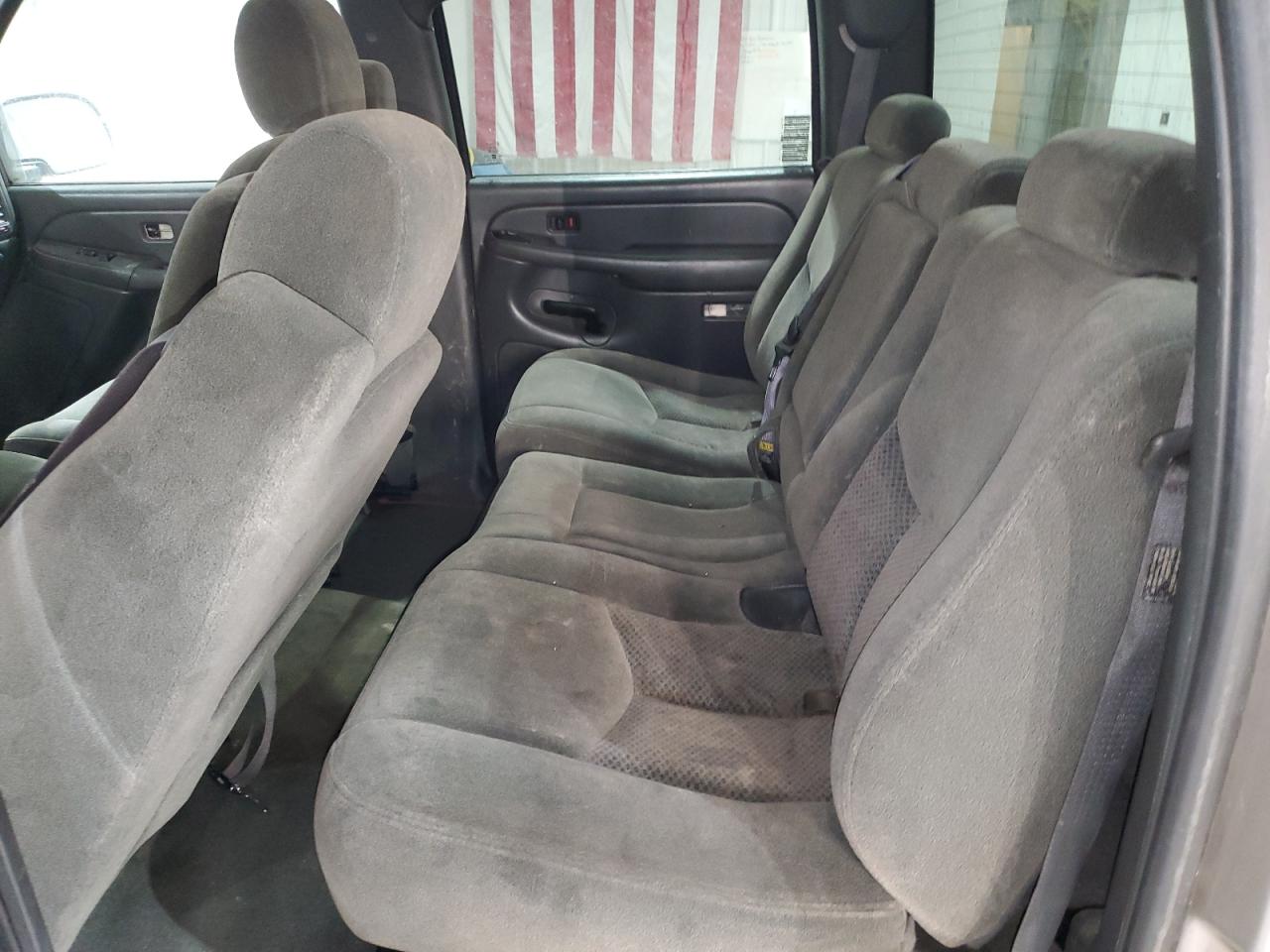 2004 Chevrolet Silverado - Image 10