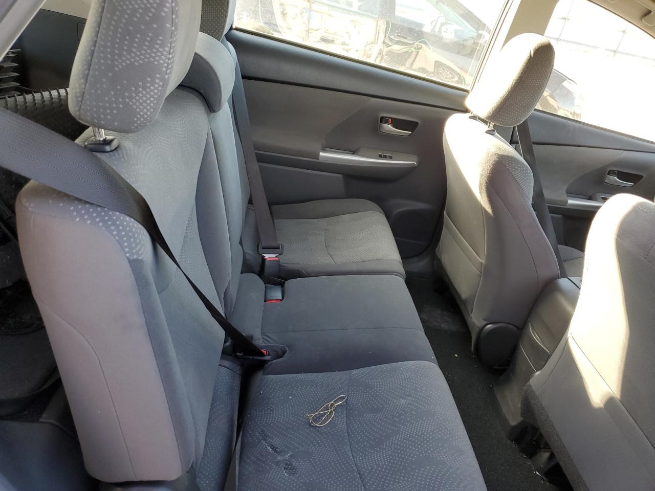 2013 Toyota Prius - Image 10