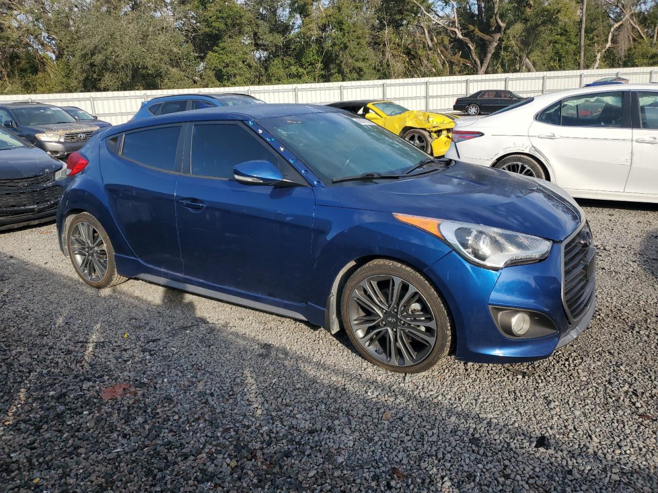 2016 Hyundai Veloster - Image 4