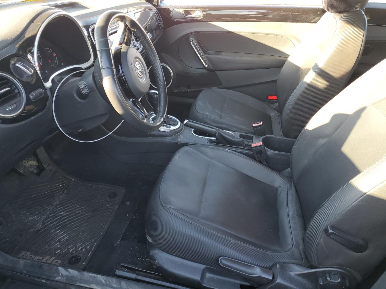 2012 Volkswagen Beetle - Image 7