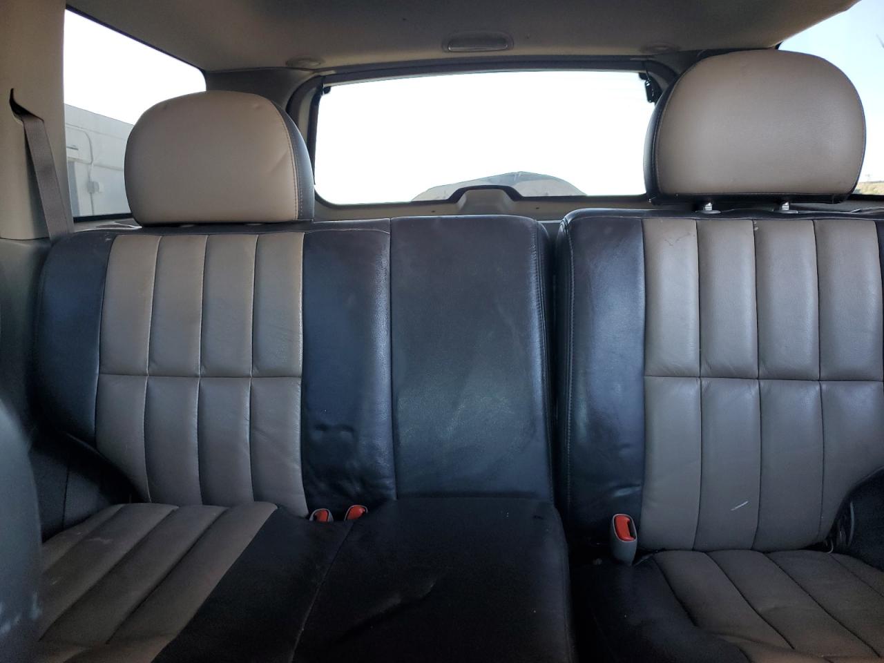 2004 Jeep Grand Cherokee - Image 10