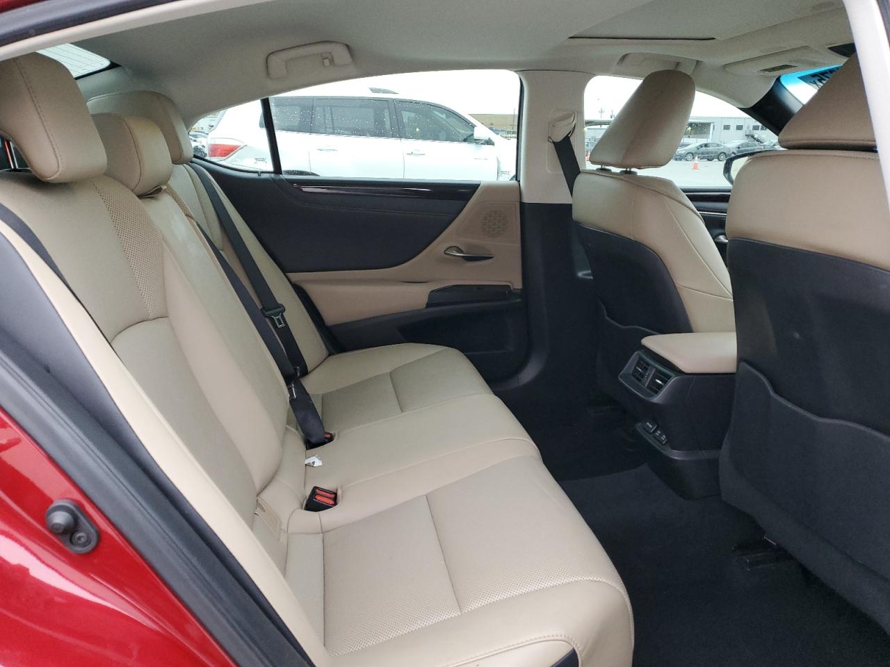 2021 Lexus ES - Image 10