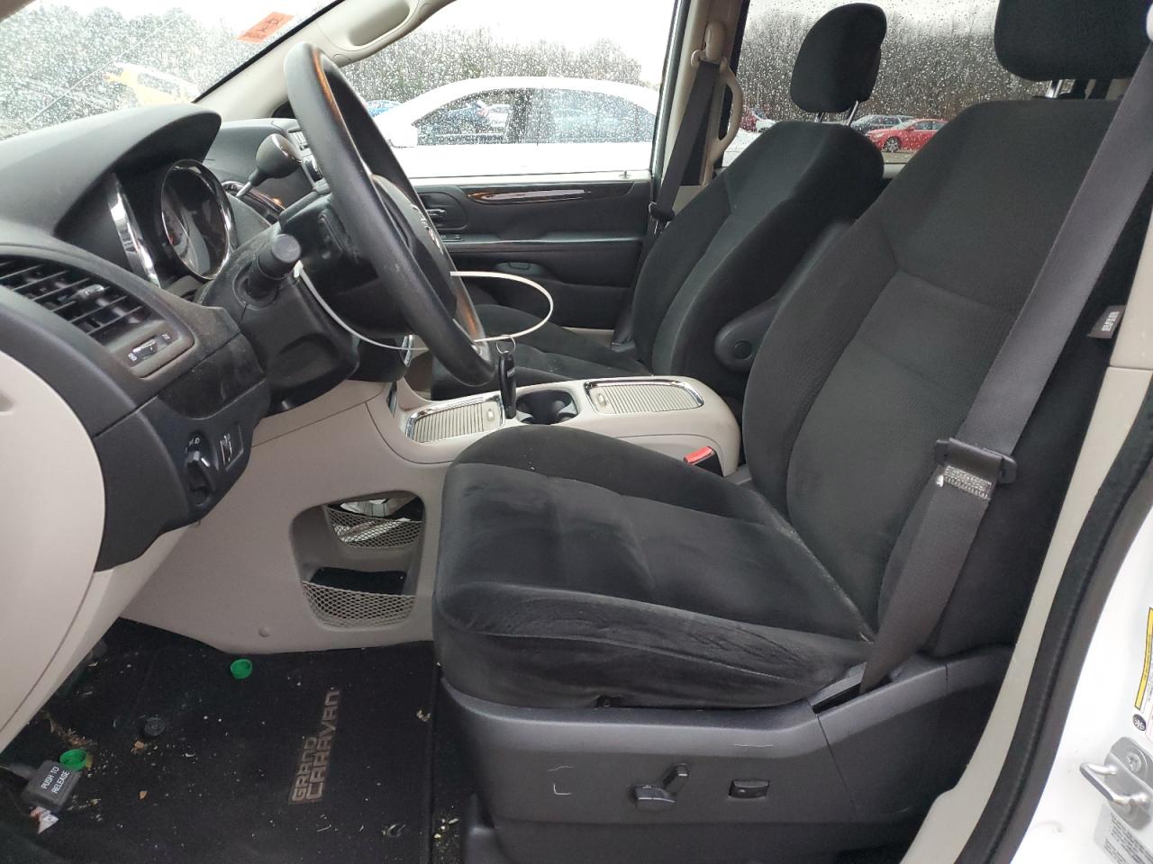 2016 Dodge Caravan - Image 7
