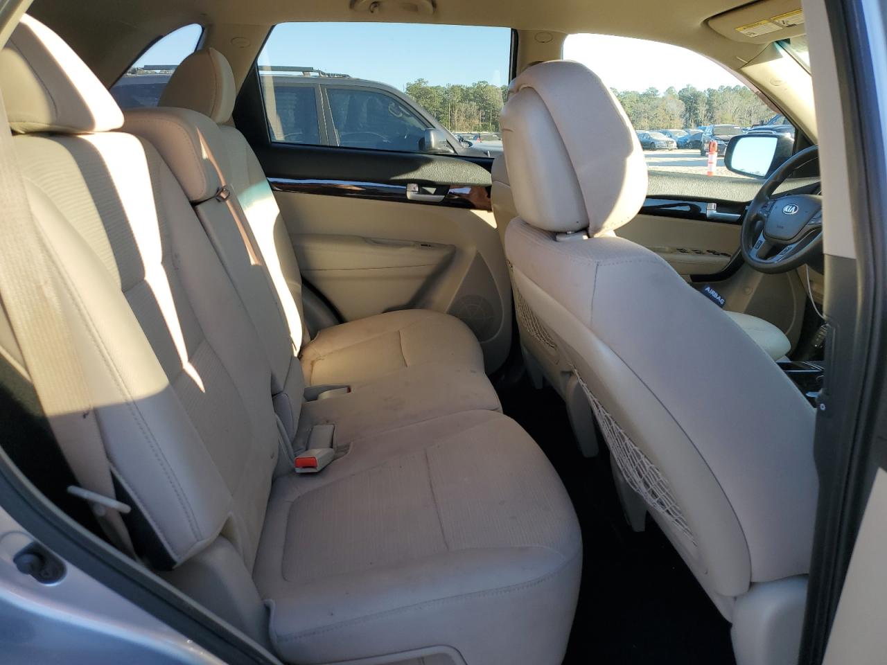 2015 Kia Sorento - Image 11