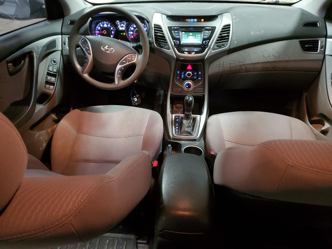 2015 Hyundai Elantra - Image 8