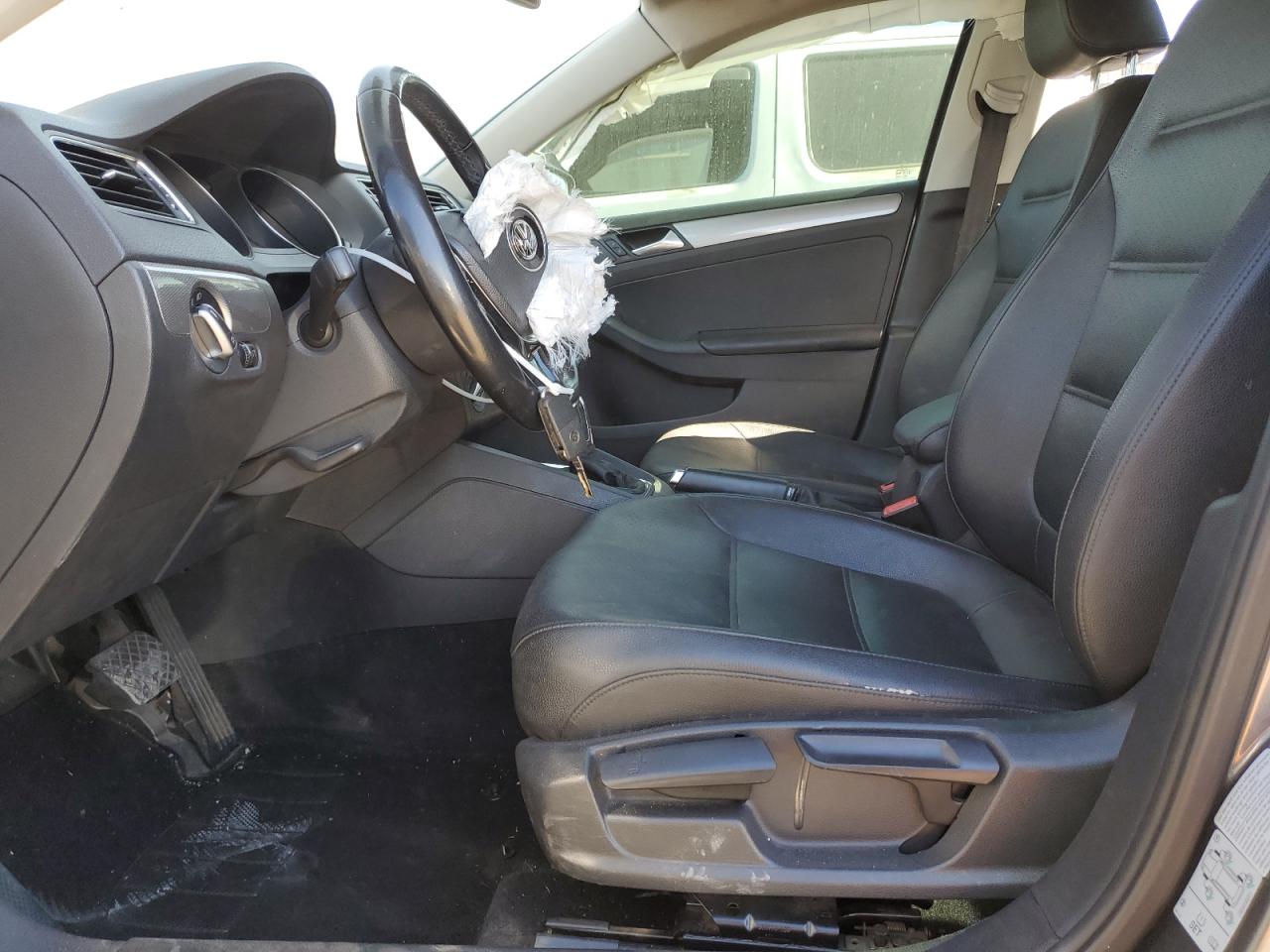 2017 Volkswagen Jetta - Image 7