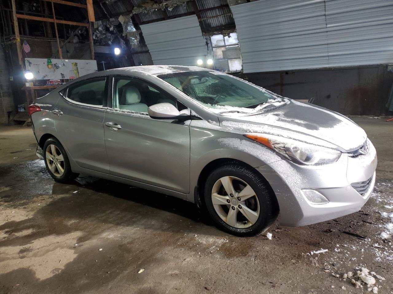 2013 Hyundai Elantra - Image 4