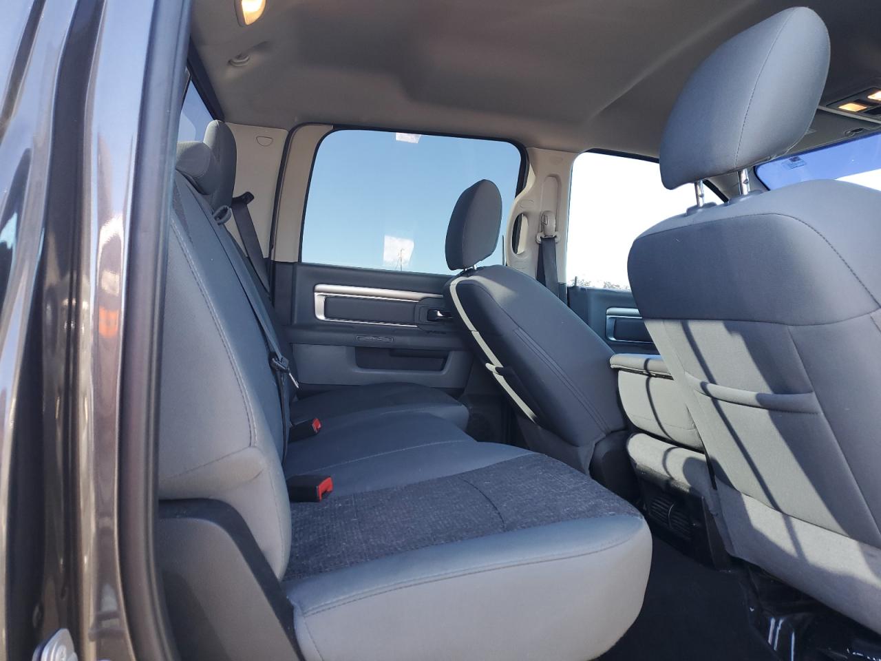 2018 RAM 1500 - Image 10