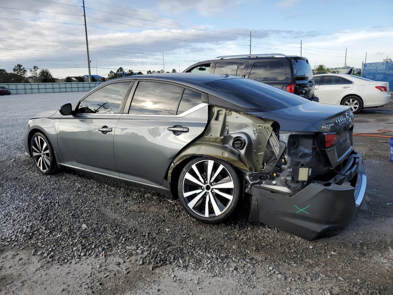 2021 Nissan Altima - Image 2