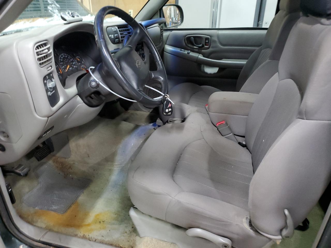 2003 Chevrolet S-10 Pickup - Image 7