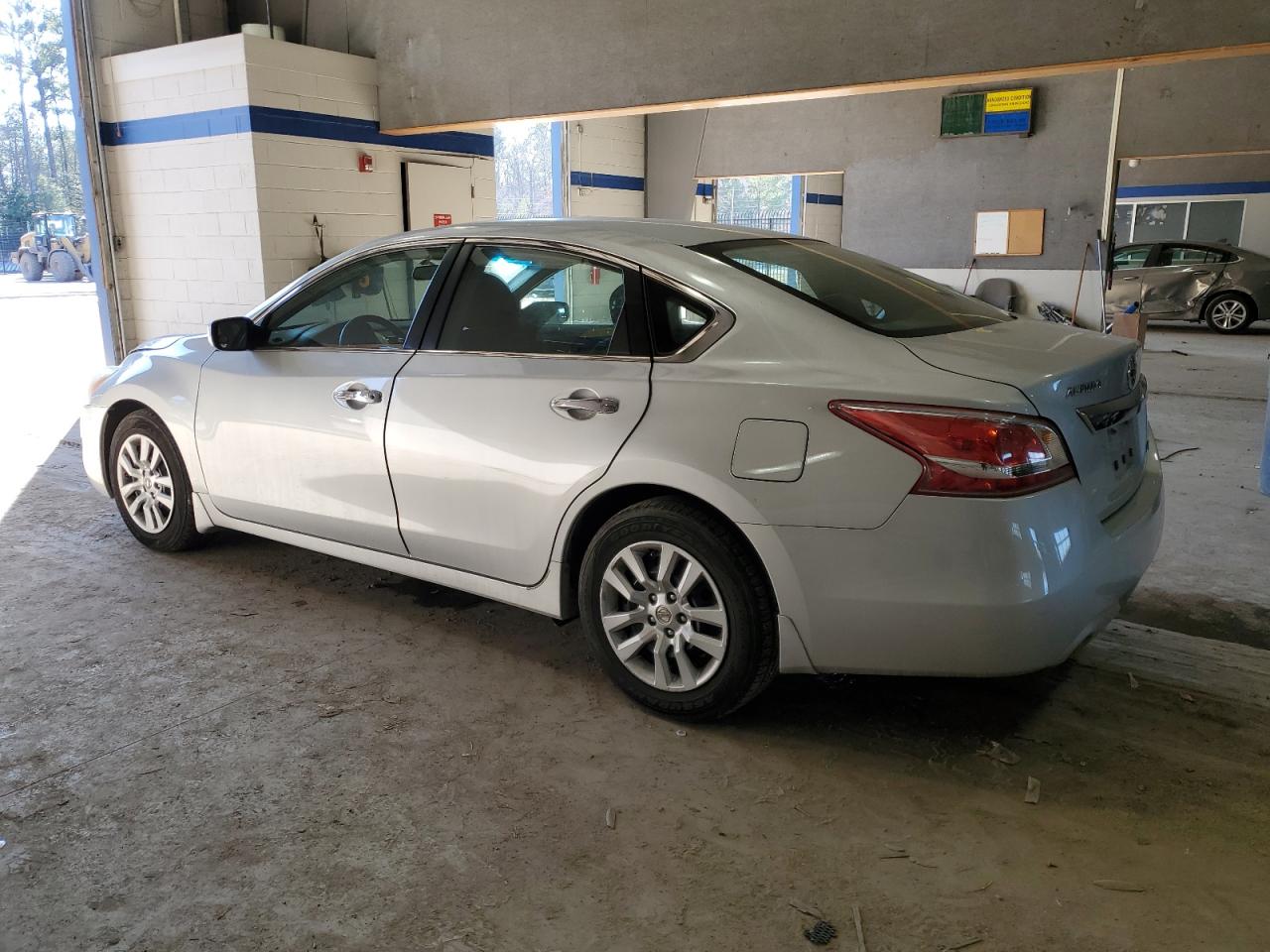 2013 Nissan Altima - Image 2