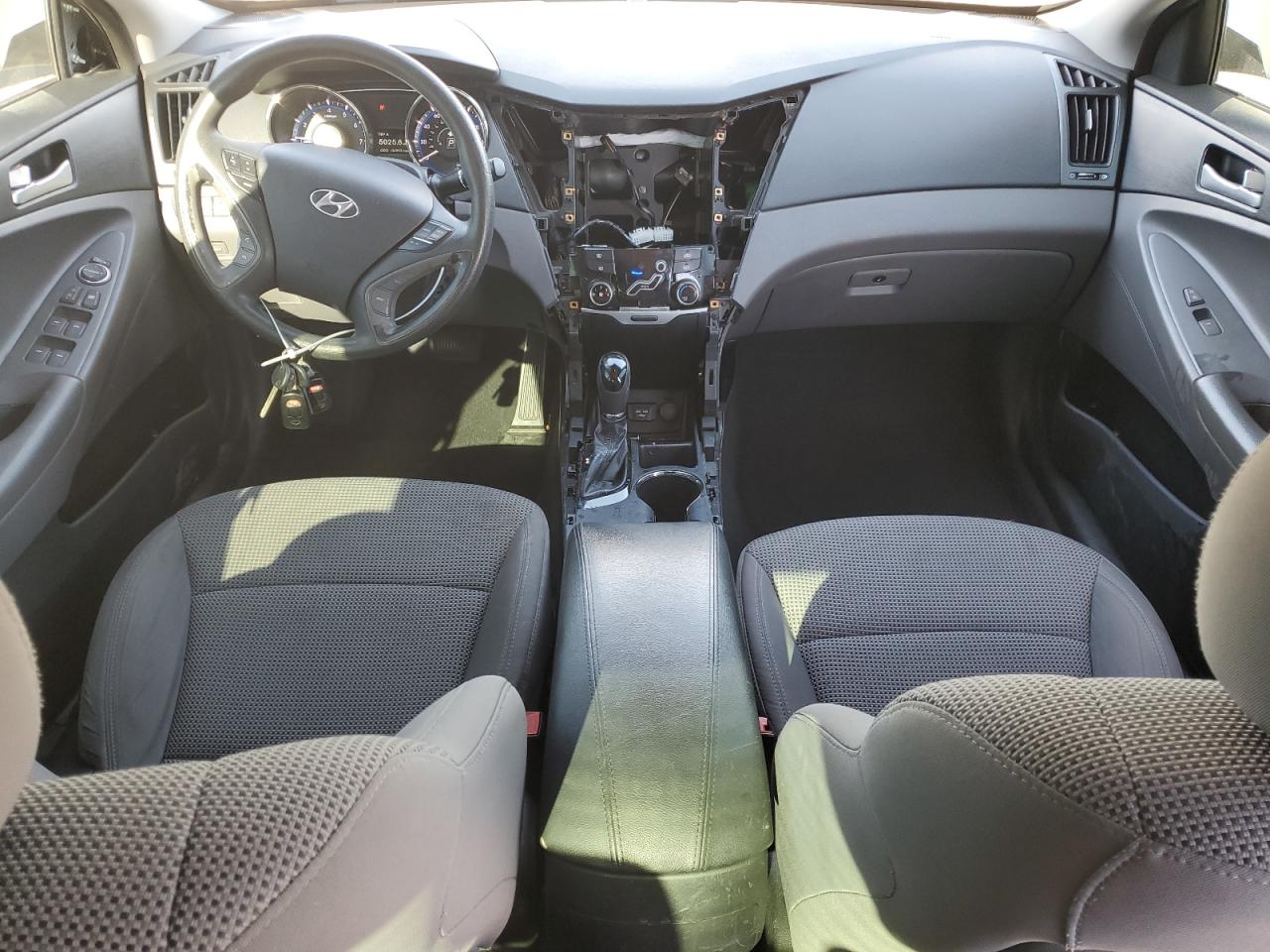2011 Hyundai Sonata - Image 8