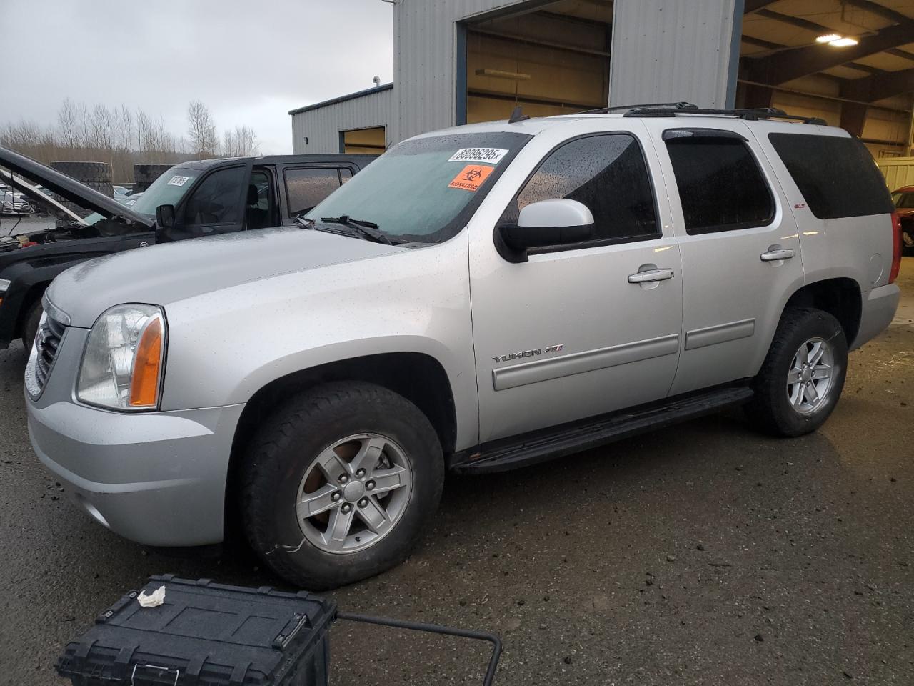 VIN 1GKS2CE0XER185985 2014 GMC YUKON no.1