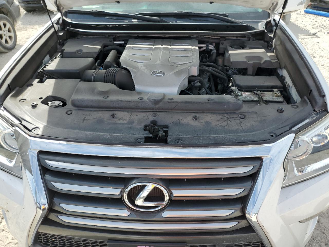 2016 Lexus GX - Image 12