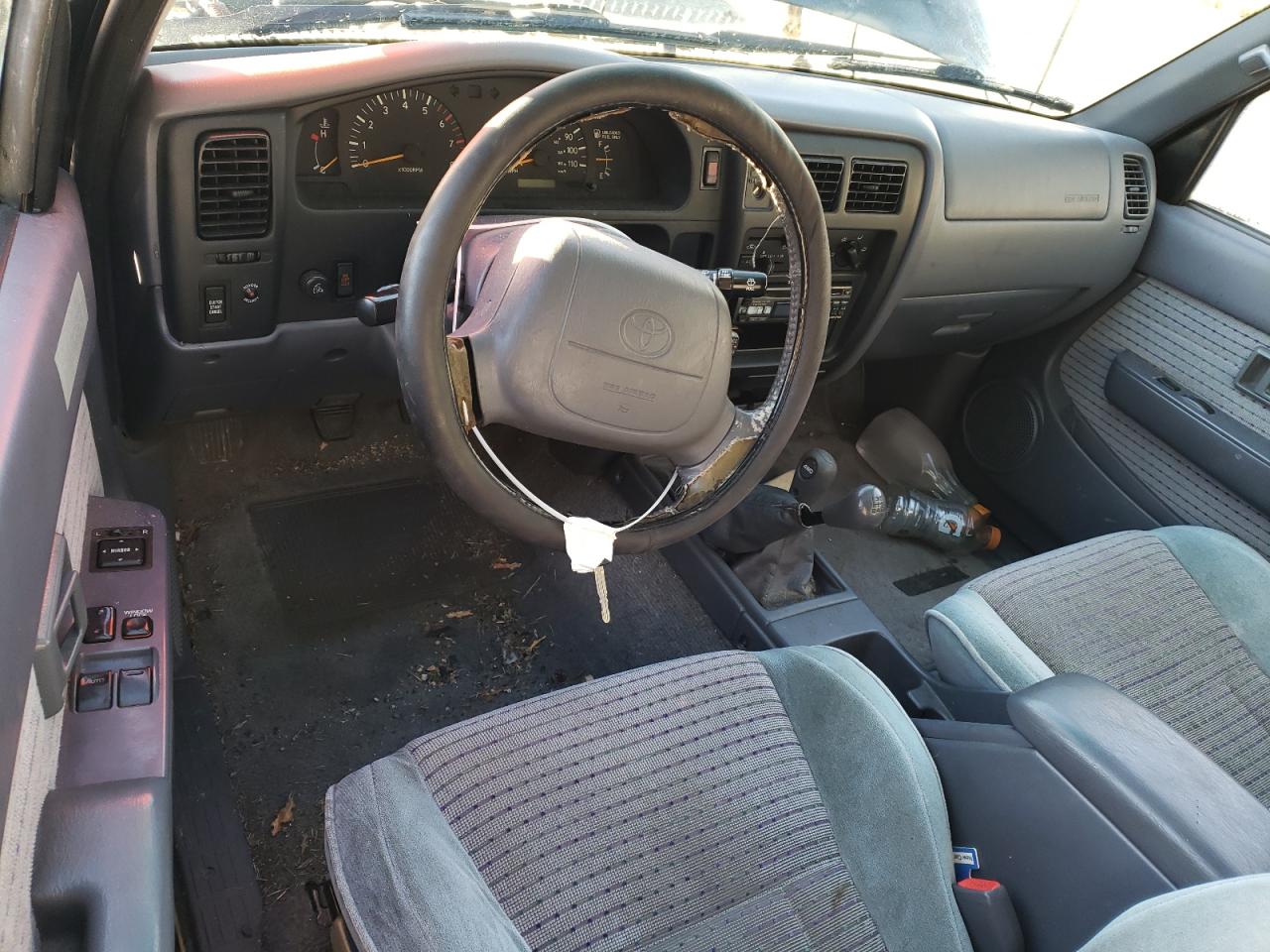 1998 Toyota Tacoma - Image 8