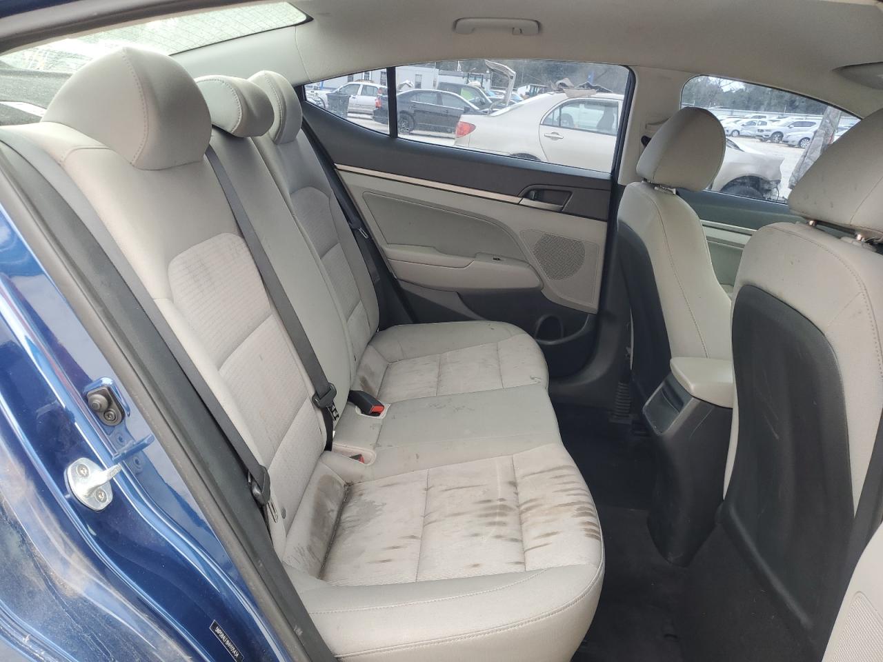 2017 Hyundai Elantra - Image 11