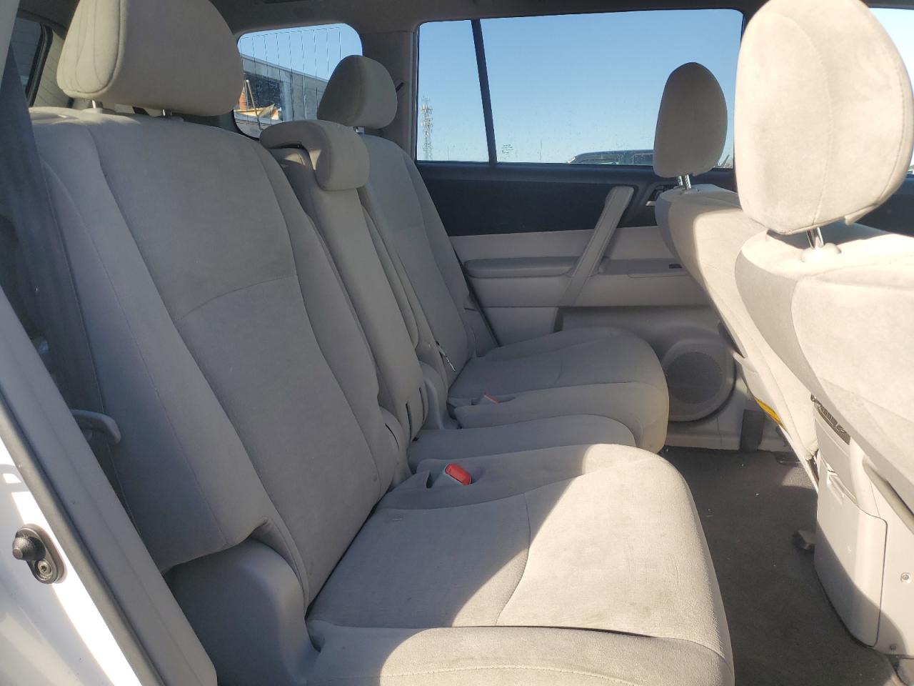 2013 Toyota Highlander - Image 11