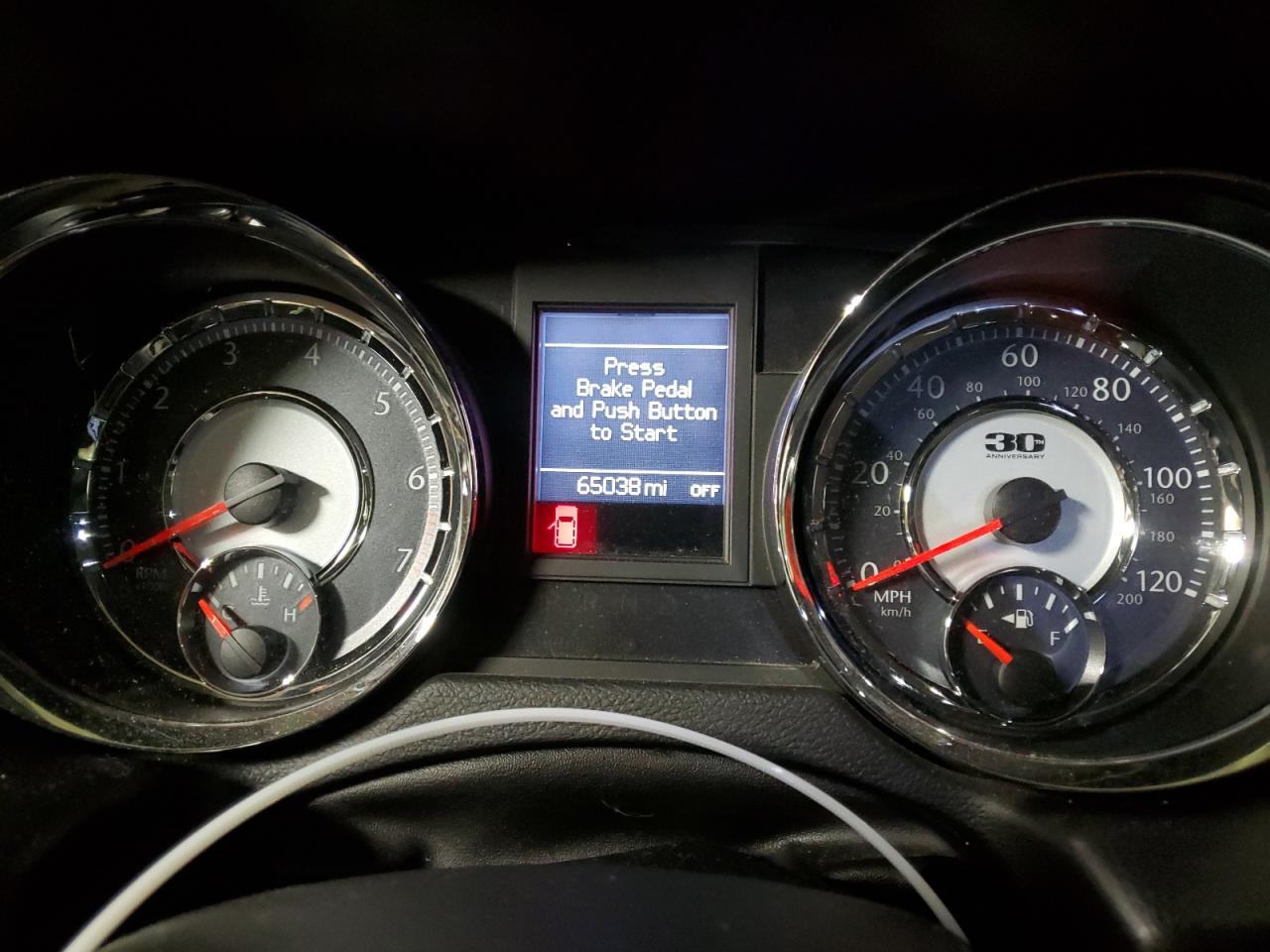 2014 Chrysler Town & Country - Image 9