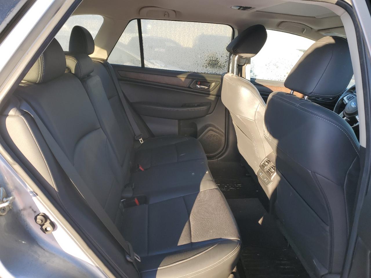 2015 Subaru Outback - Image 11