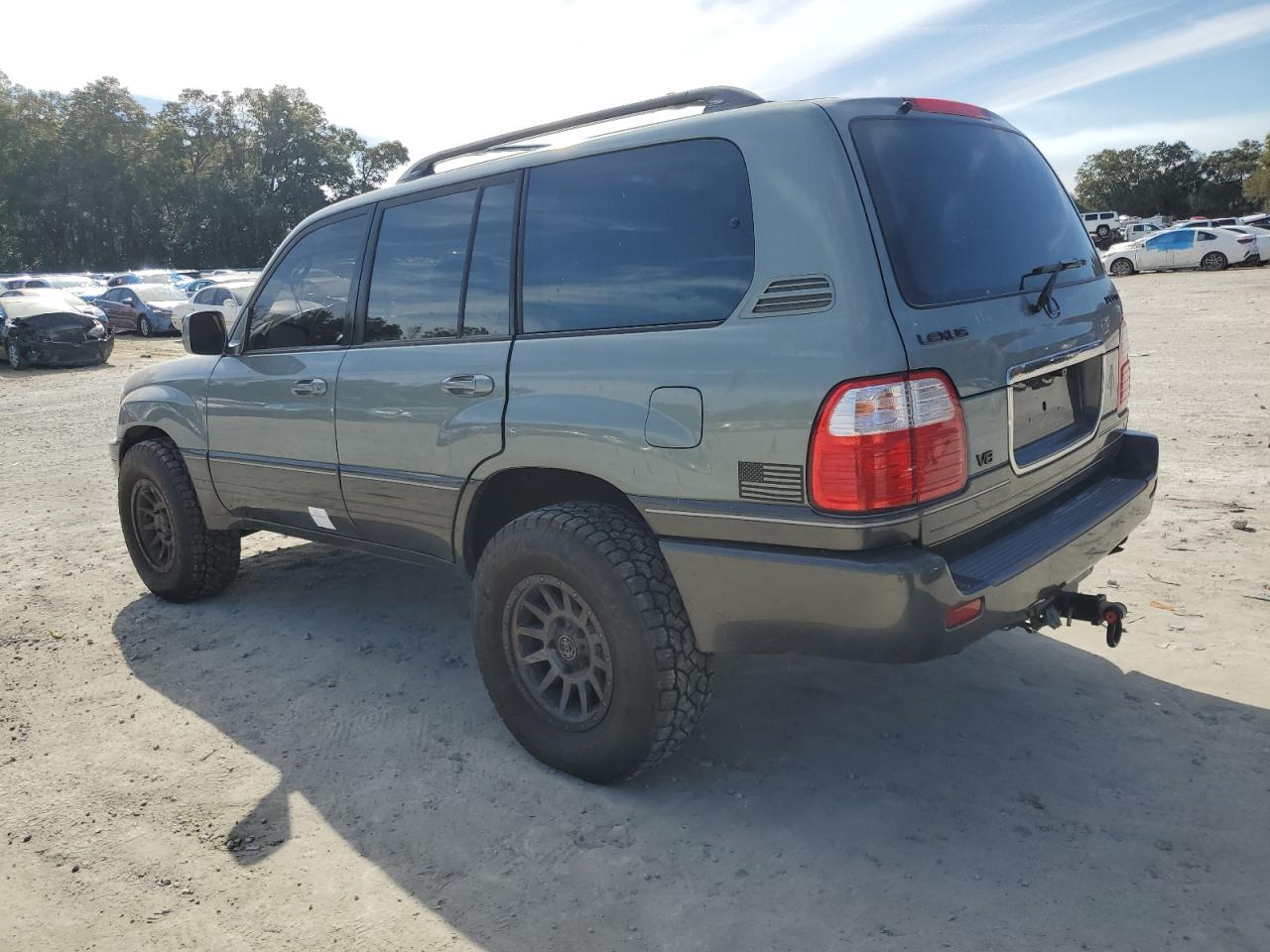 2002 Lexus LX - Image 2
