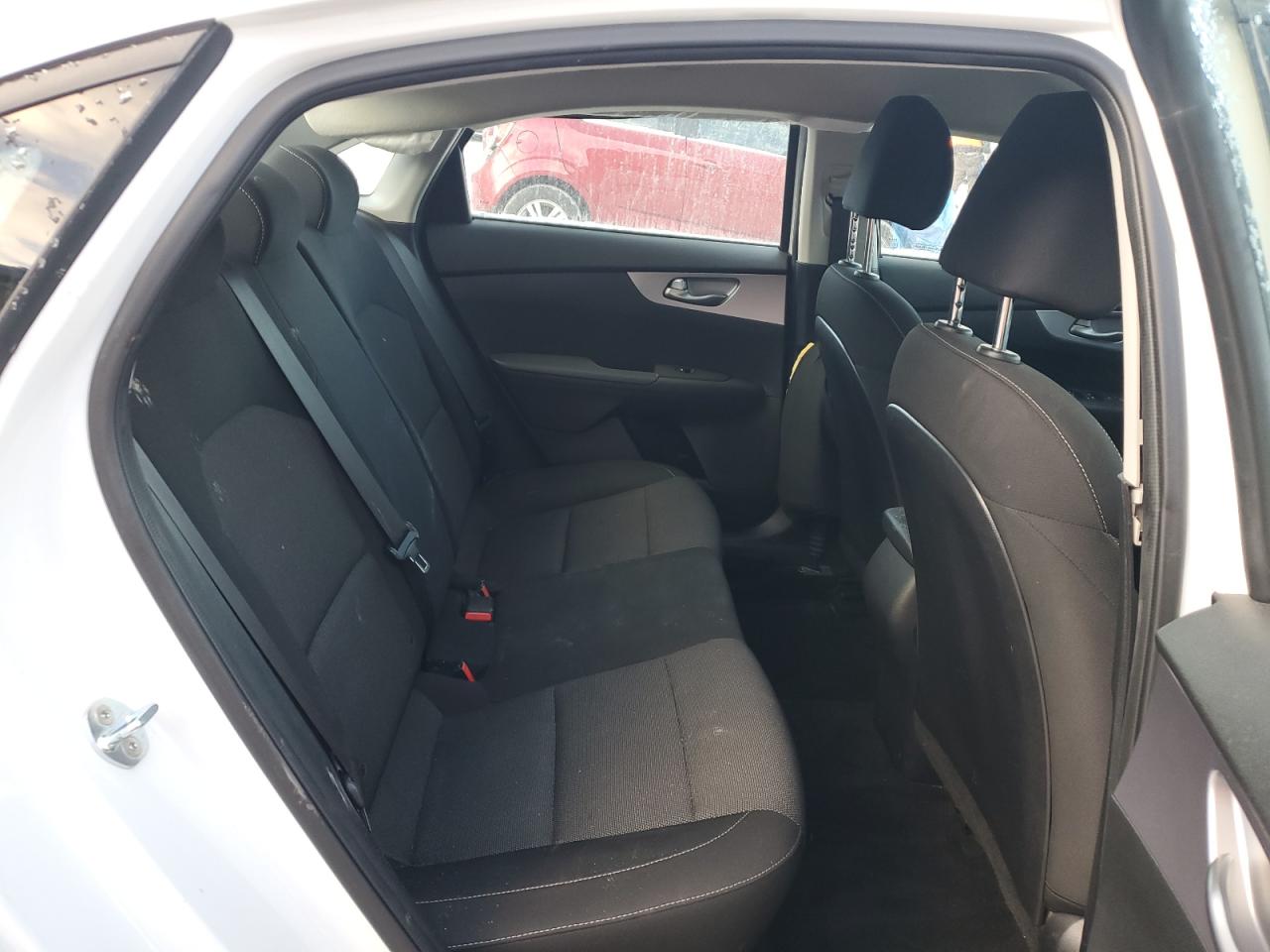 2022 Kia Forte - Image 10
