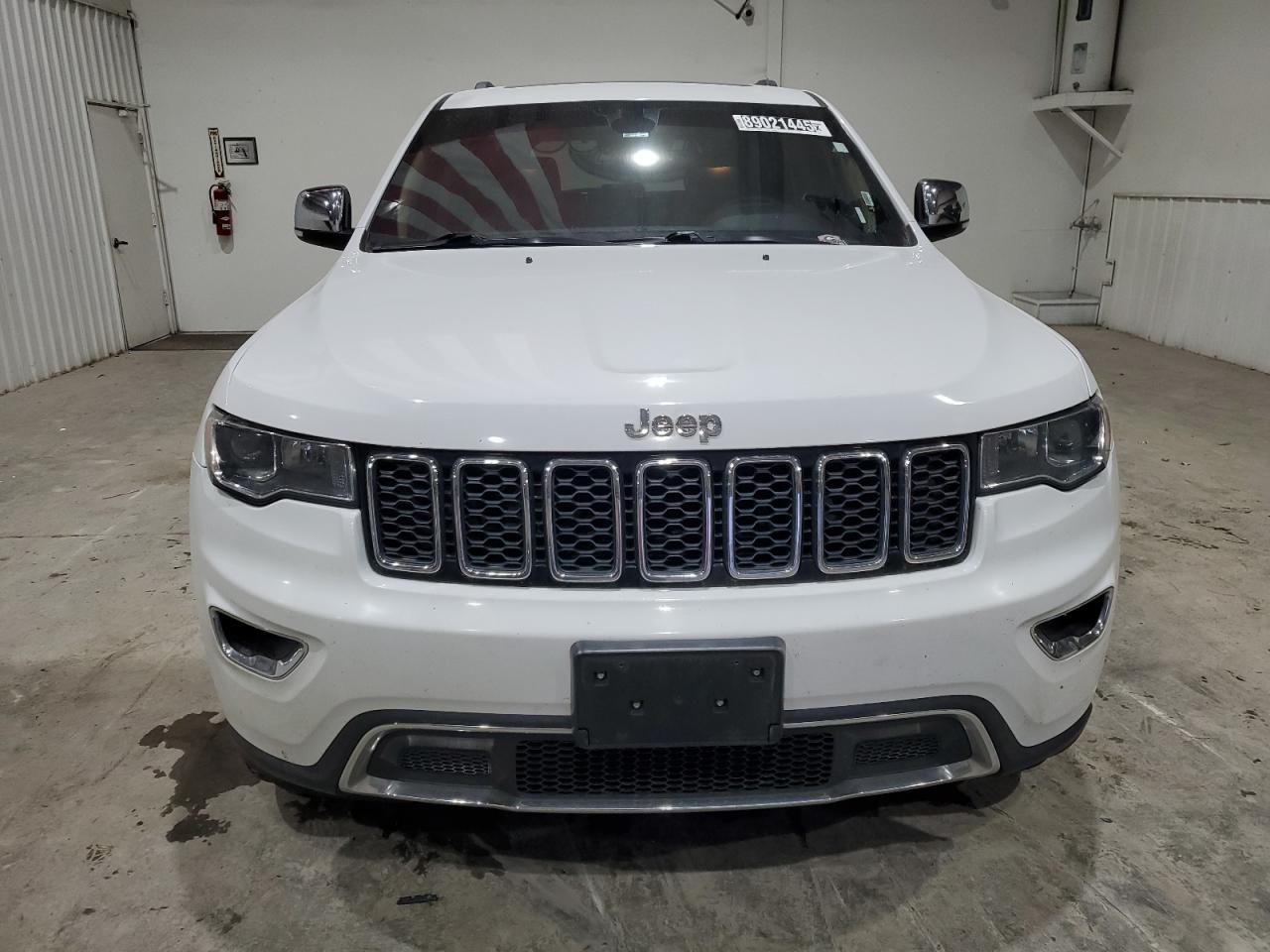2018 Jeep Grand Cherokee - Image 5