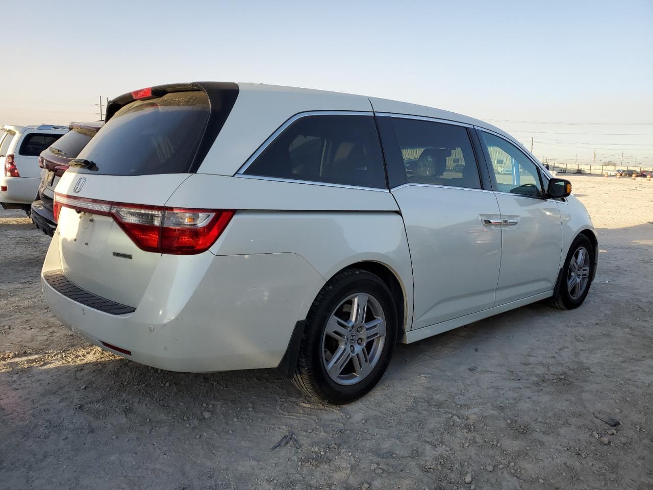 2013 Honda Odyssey - Image 3