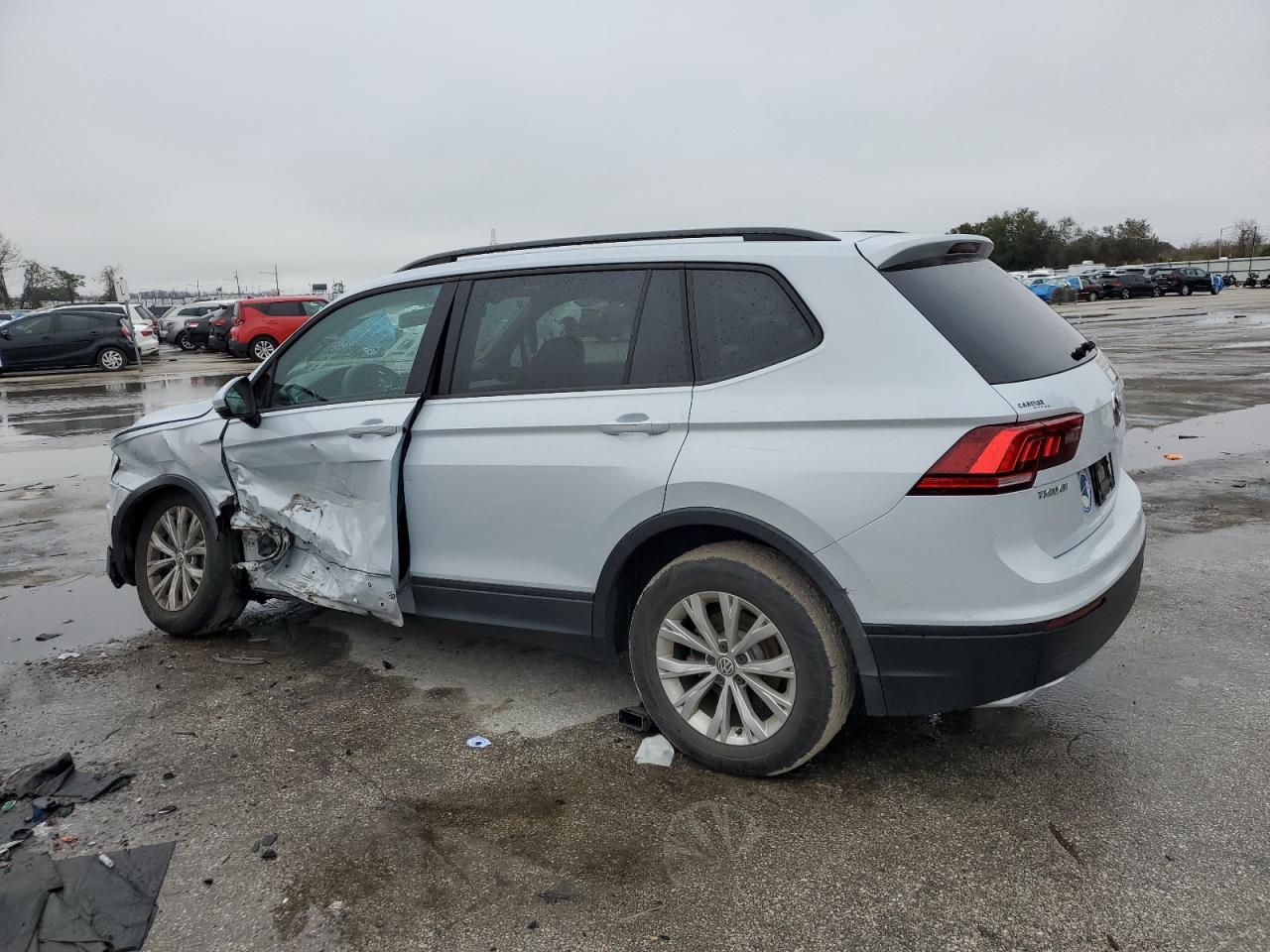 2019 Volkswagen Tiguan - Image 2
