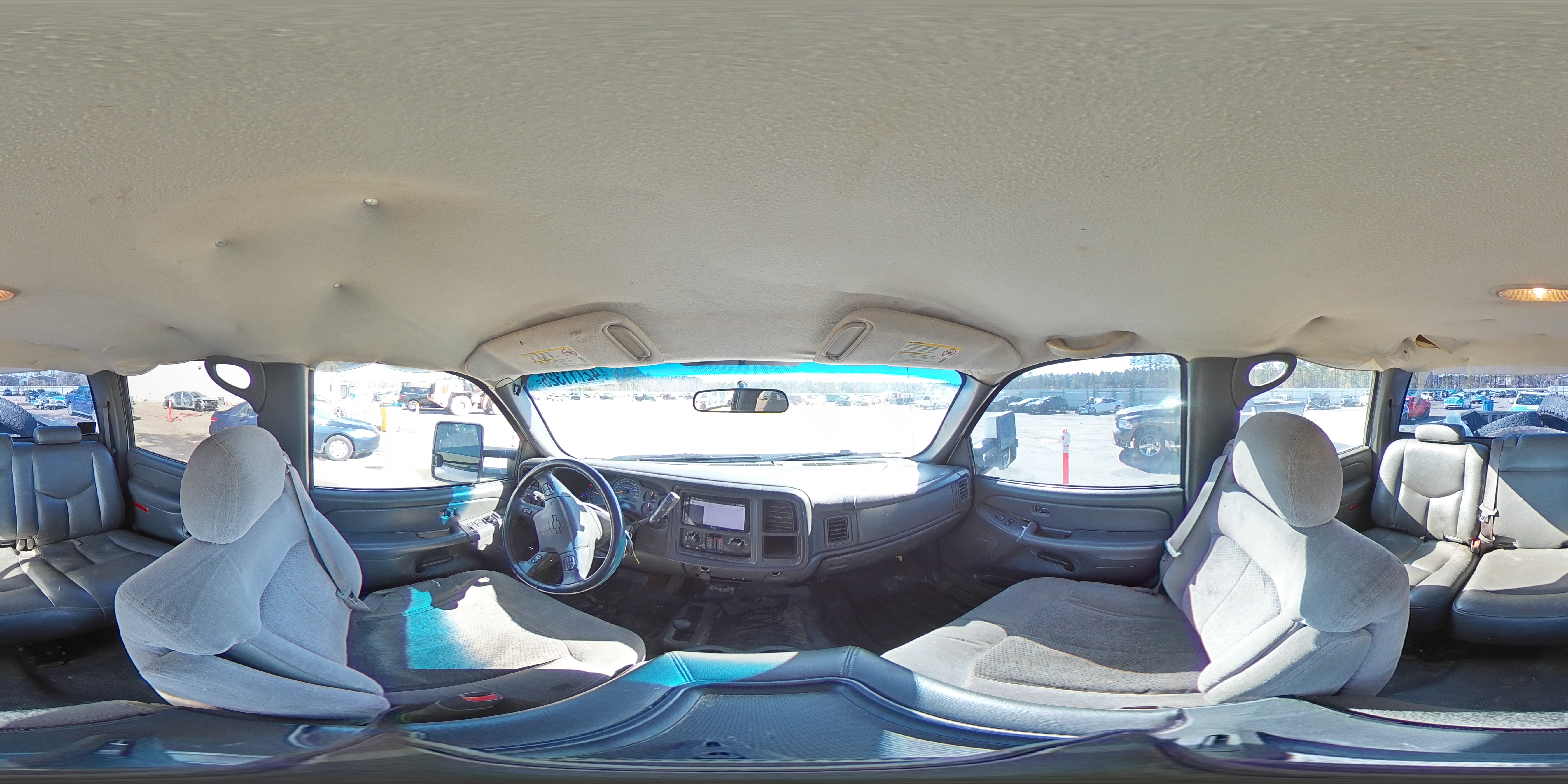 2004 Chevrolet Silverado - Image 15