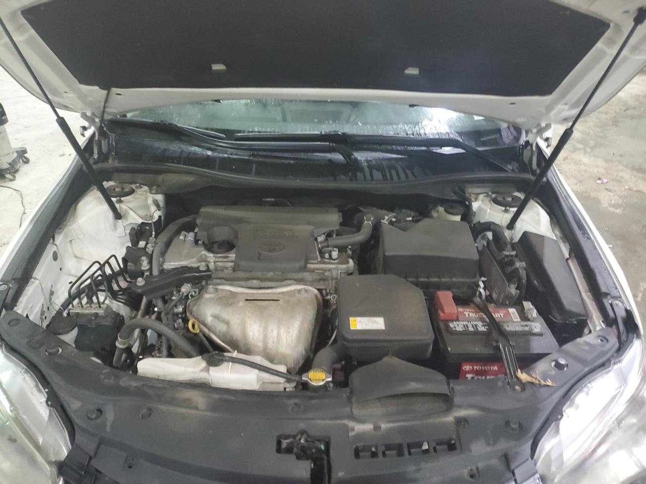 2015 Toyota Camry - Image 11