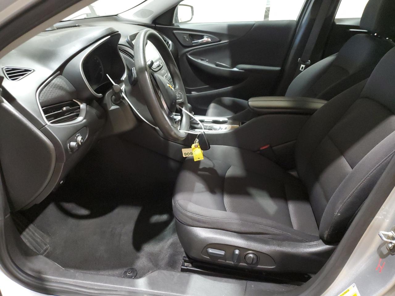 2022 Chevrolet Malibu - Image 7