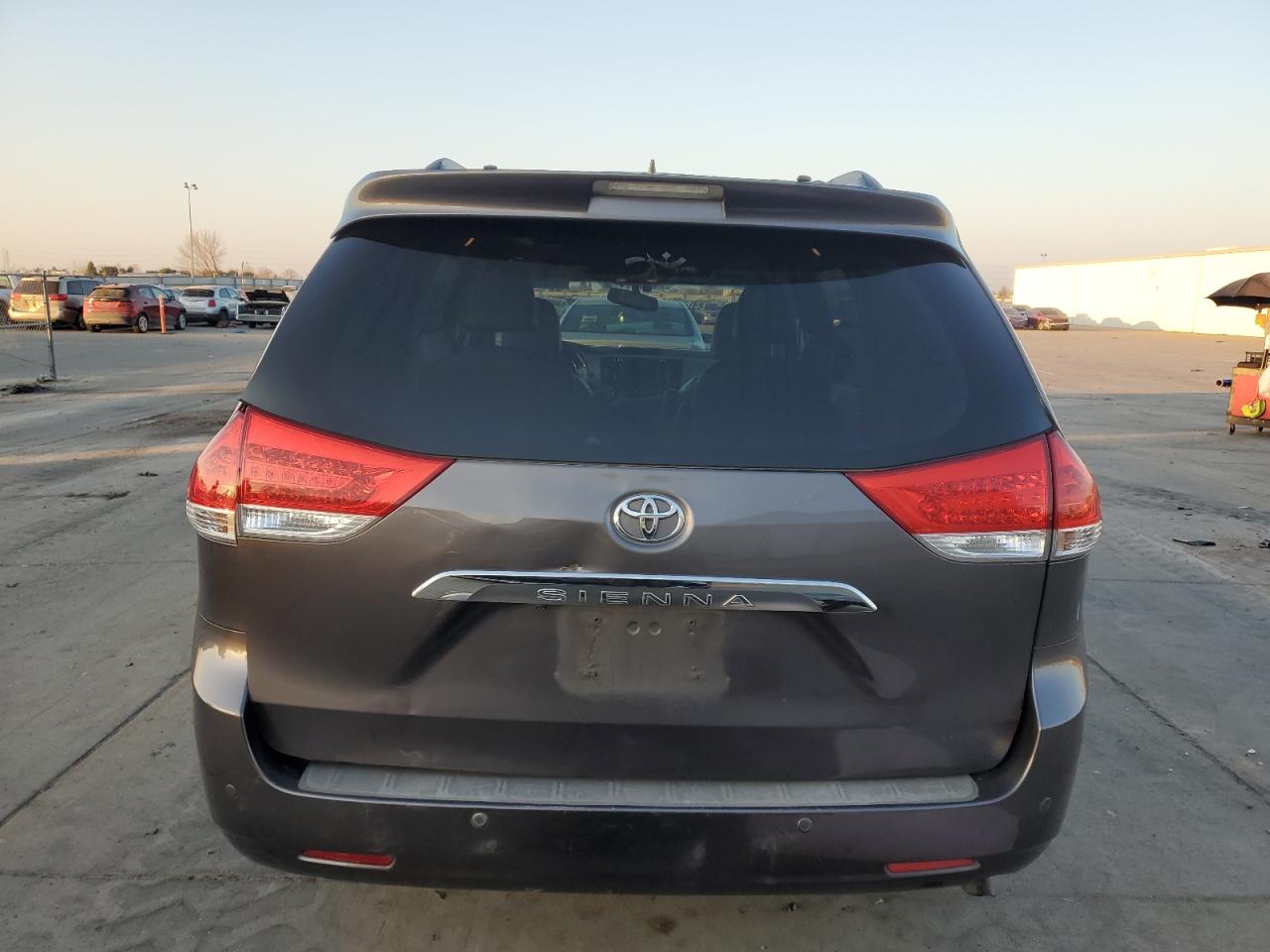 2011 Toyota Sienna - Image 6