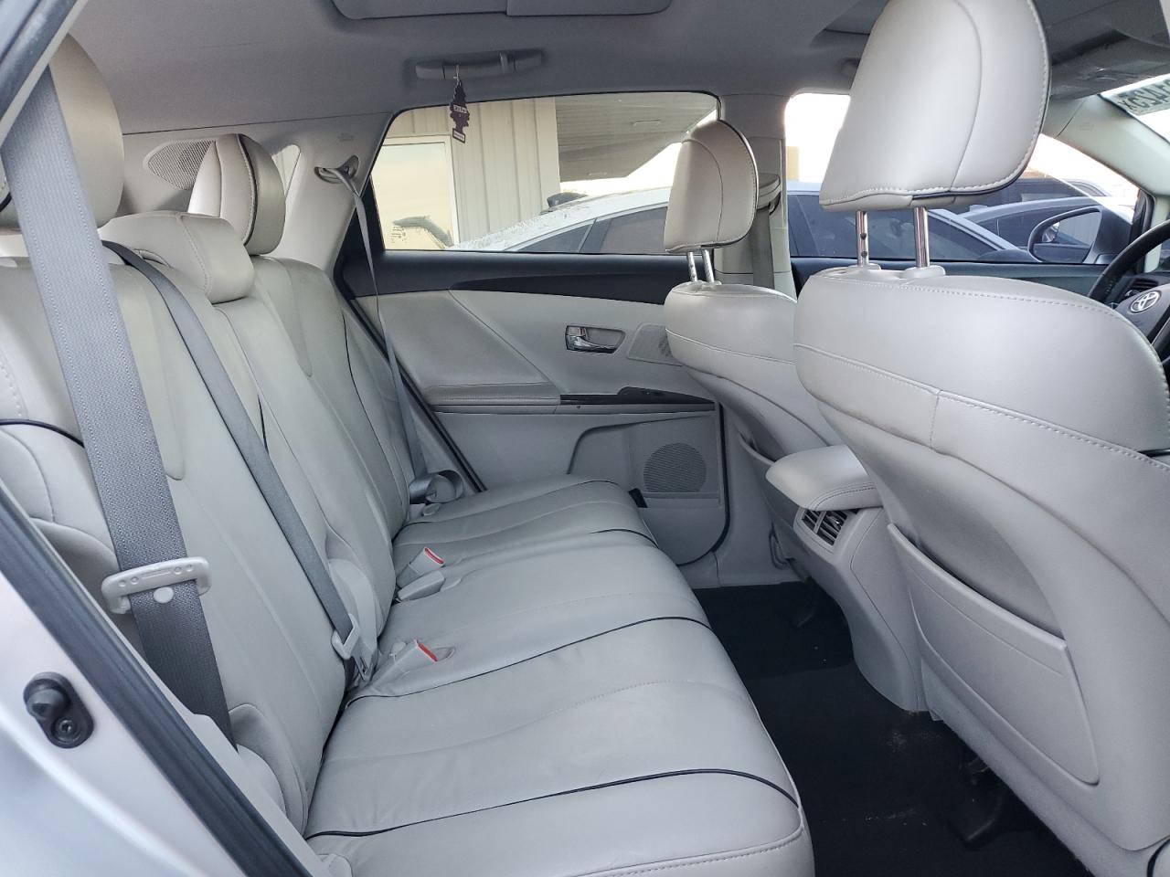 2013 Toyota Venza - Image 10