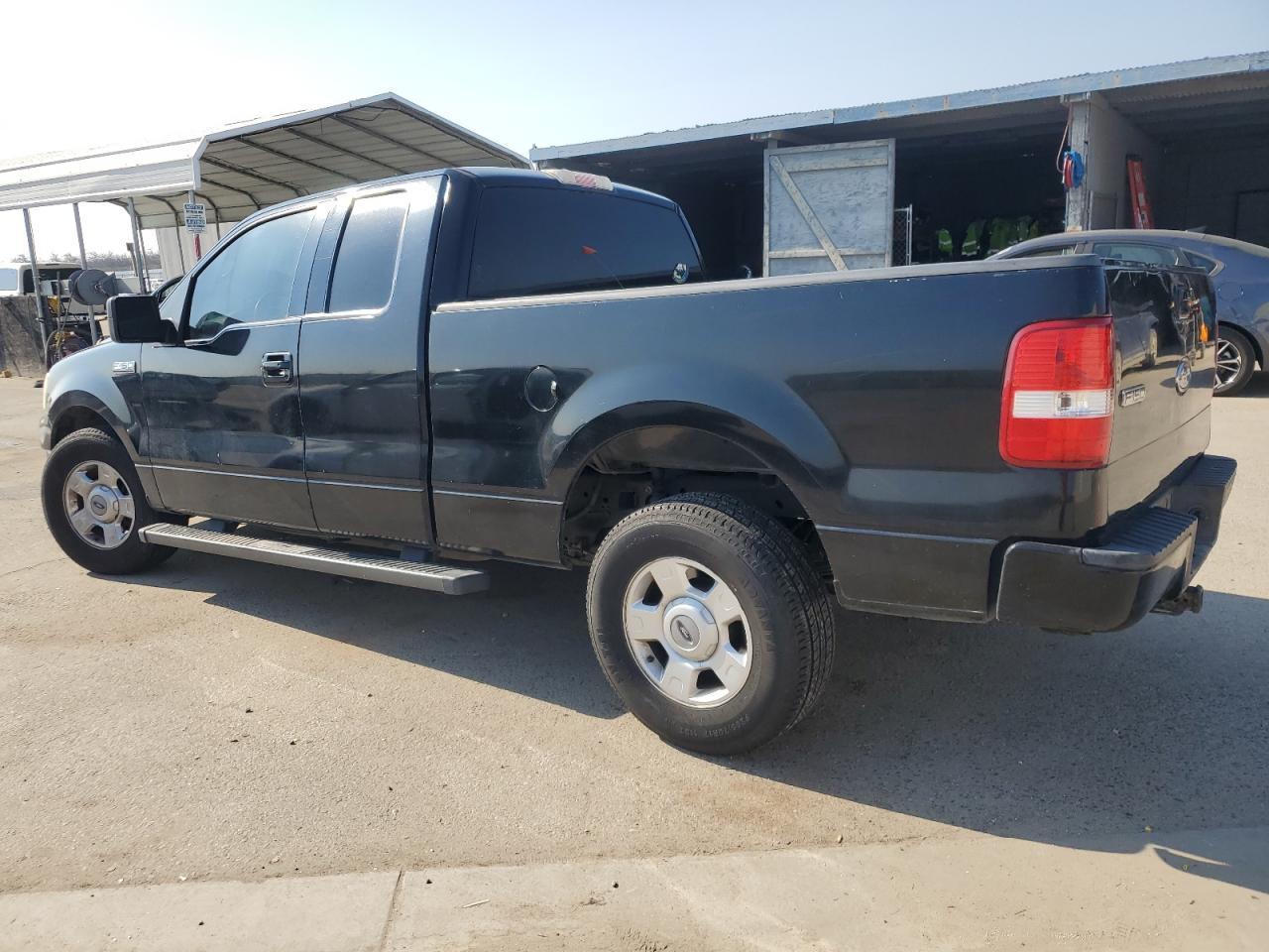 2004 Ford F-150 - Image 2