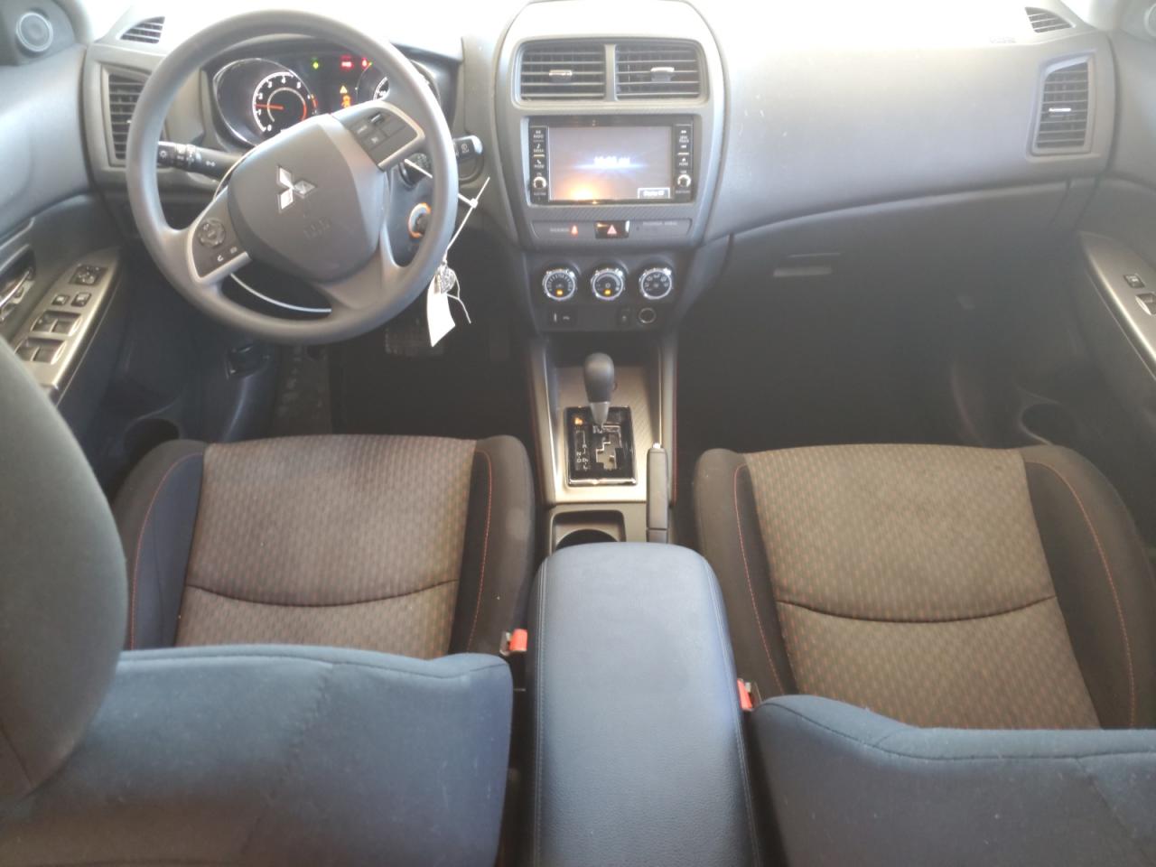 2018 Mitsubishi Outlander - Image 8