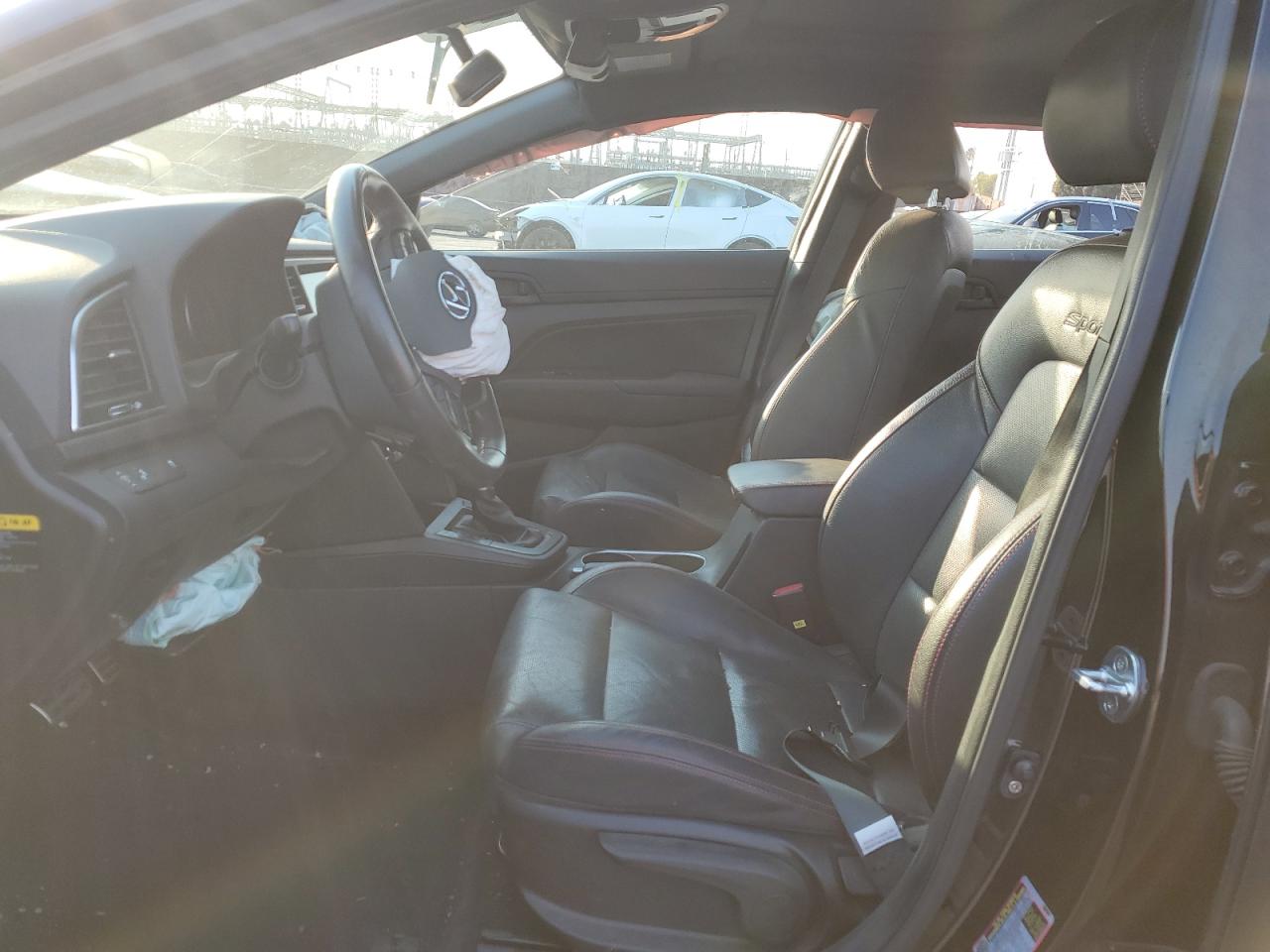 2017 Hyundai Elantra - Image 7