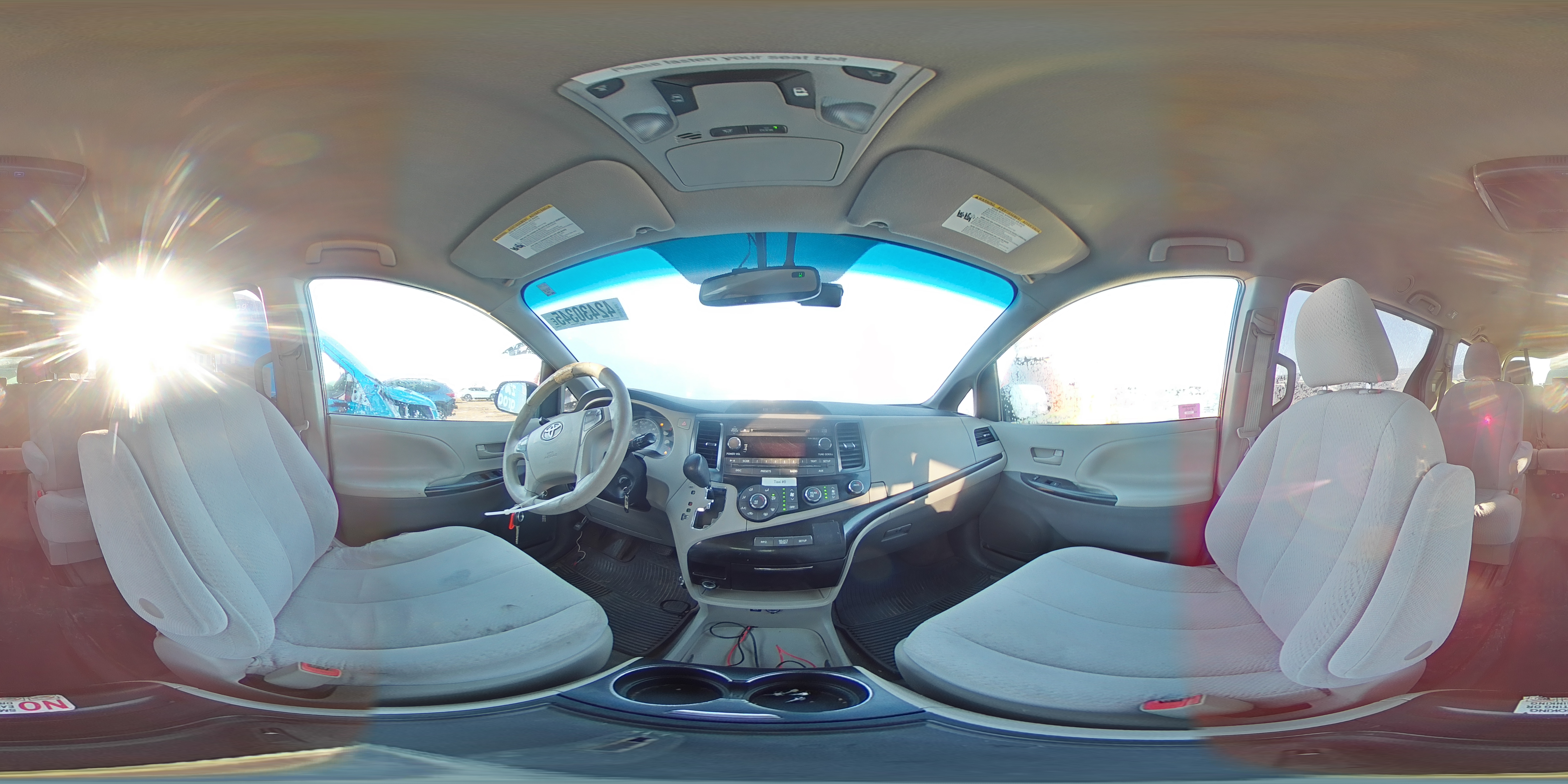 2012 Toyota Sienna - Image 13