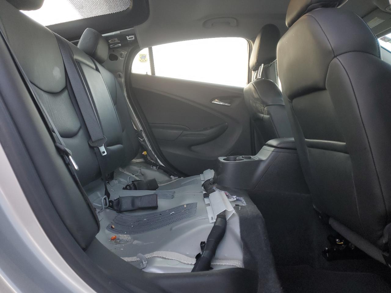 2018 Chevrolet Volt - Image 10