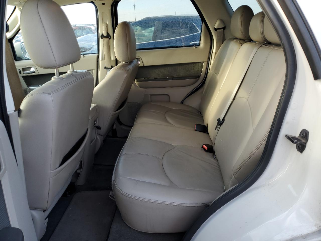 2010 Mercury Mariner - Image 11
