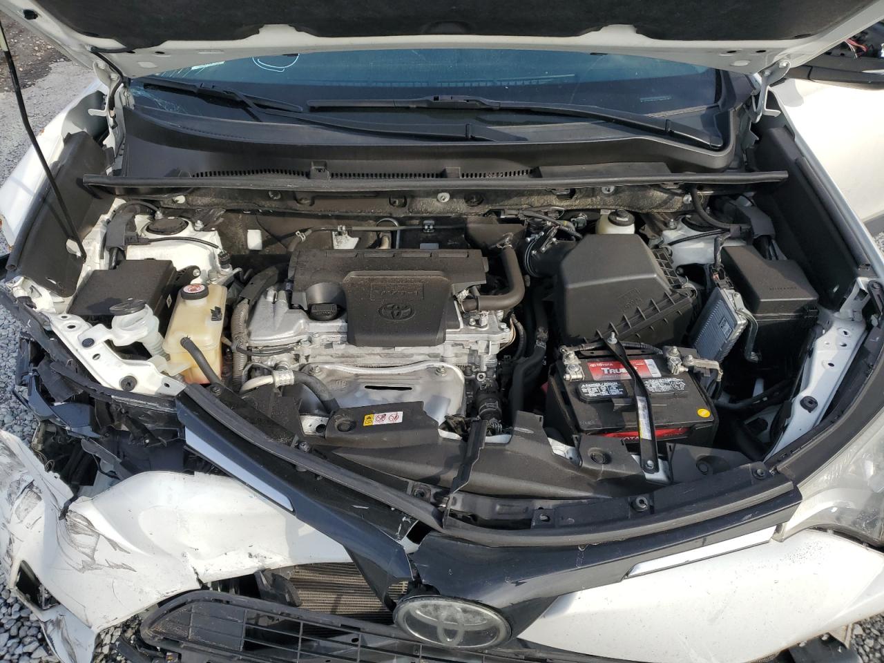 2018 Toyota RAV 4 - Image 12