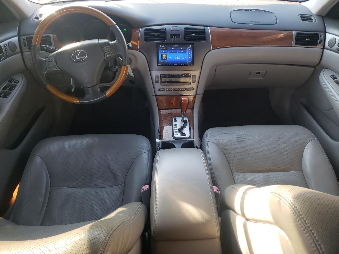 2005 Lexus ES - Image 8