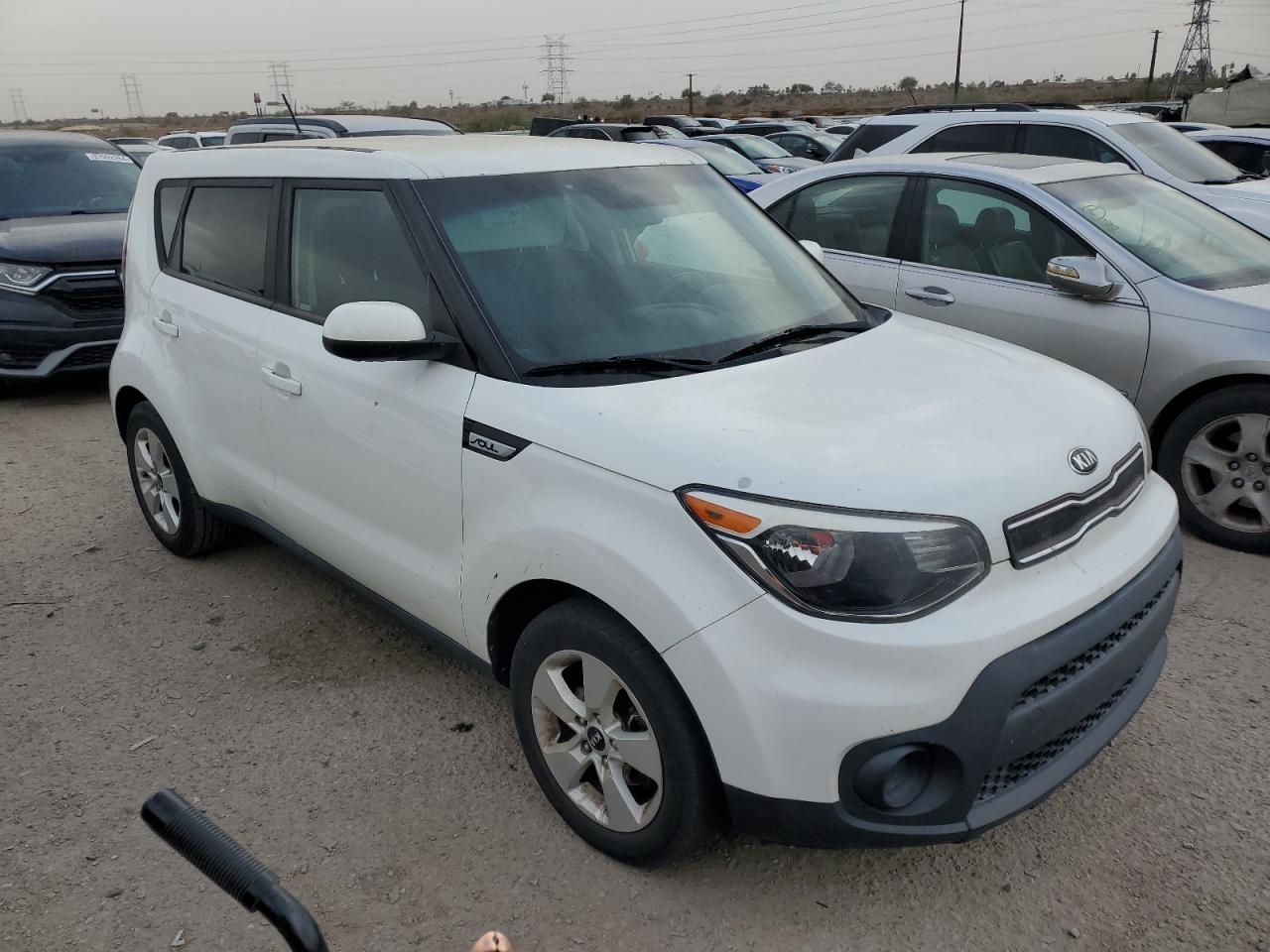 VIN KNDJN2A2XH7496560 2017 KIA SOUL no.4