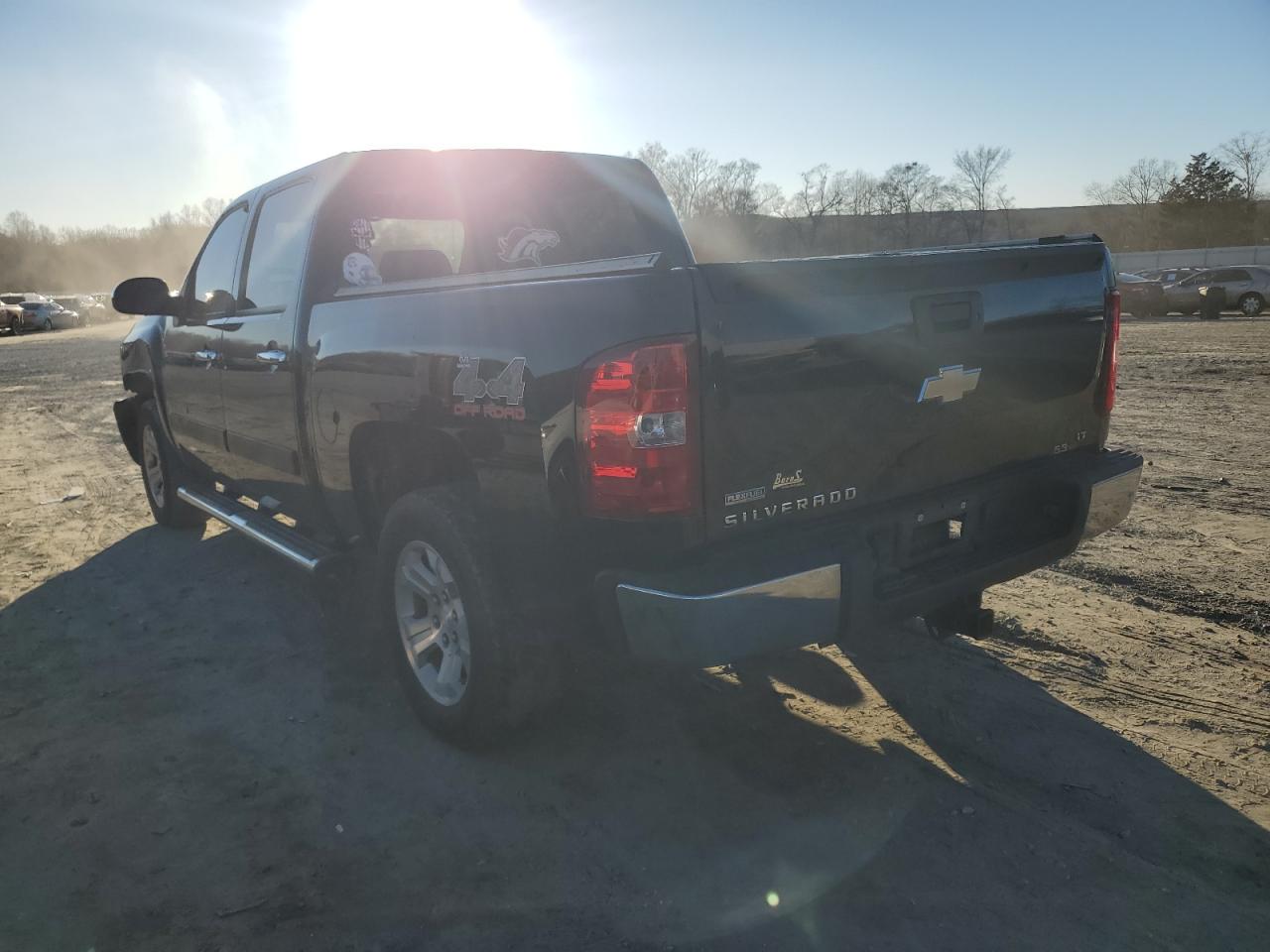 2008 Chevrolet Silverado - Image 2