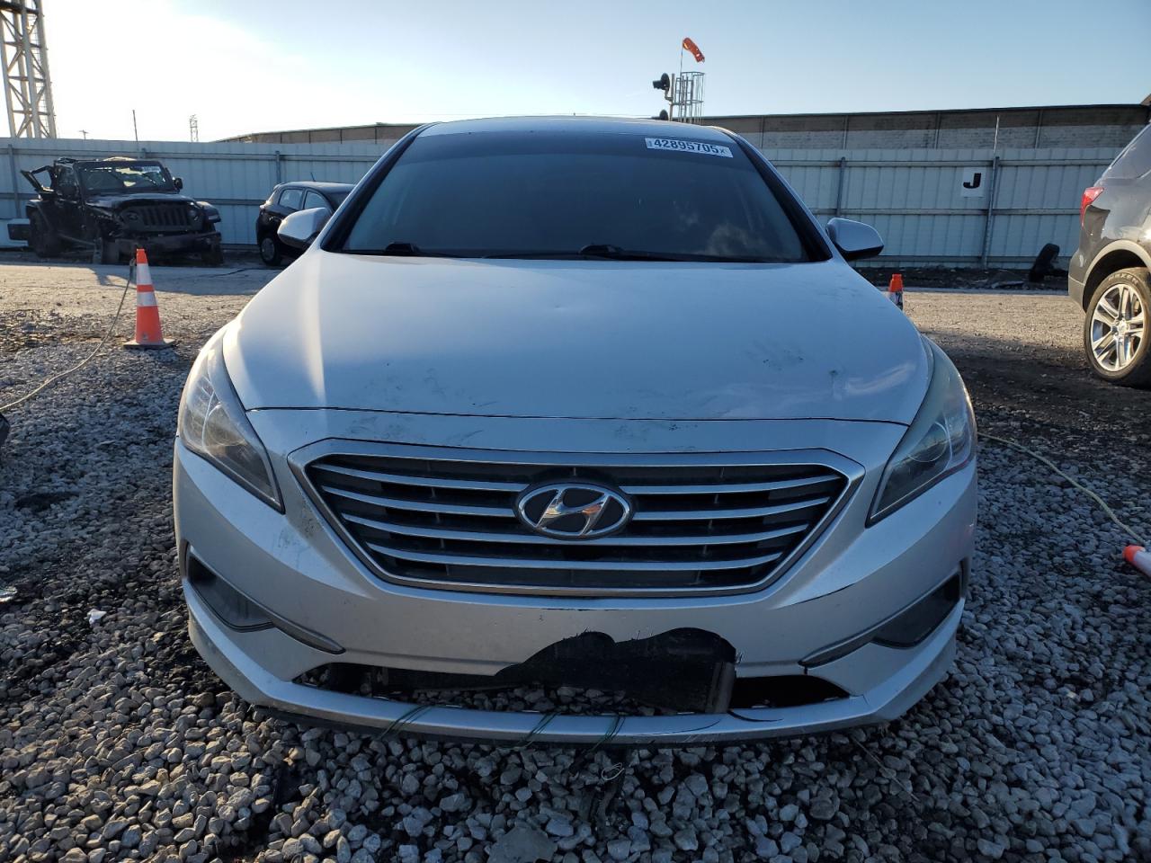 2016 Hyundai Sonata - Image 5